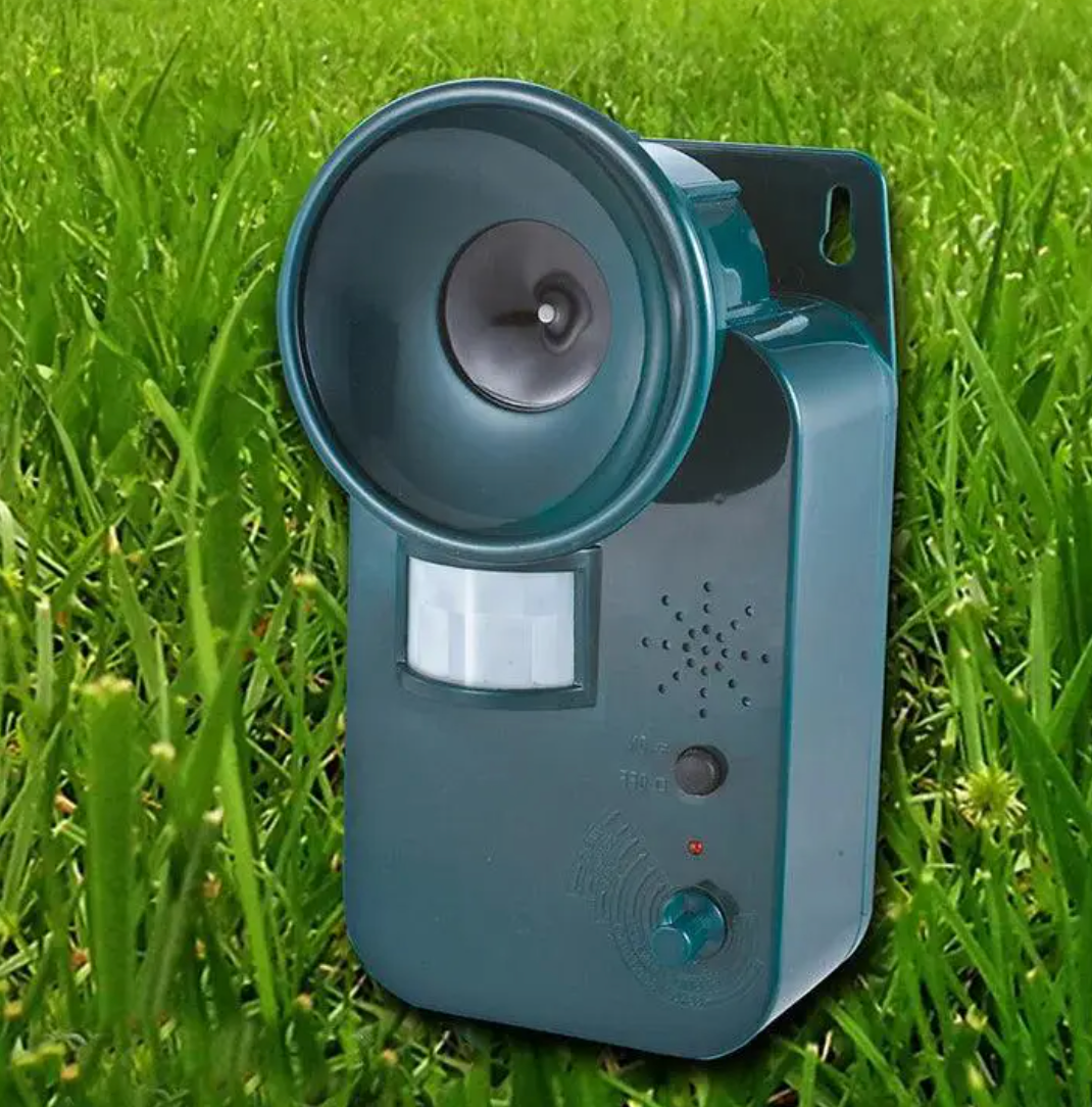 5000 sq ft Ultrasonic Cordless Pest Repeller – 9V DC Outdoor Animal Deterrent for Safe, Effective Repulsion of Various Animals