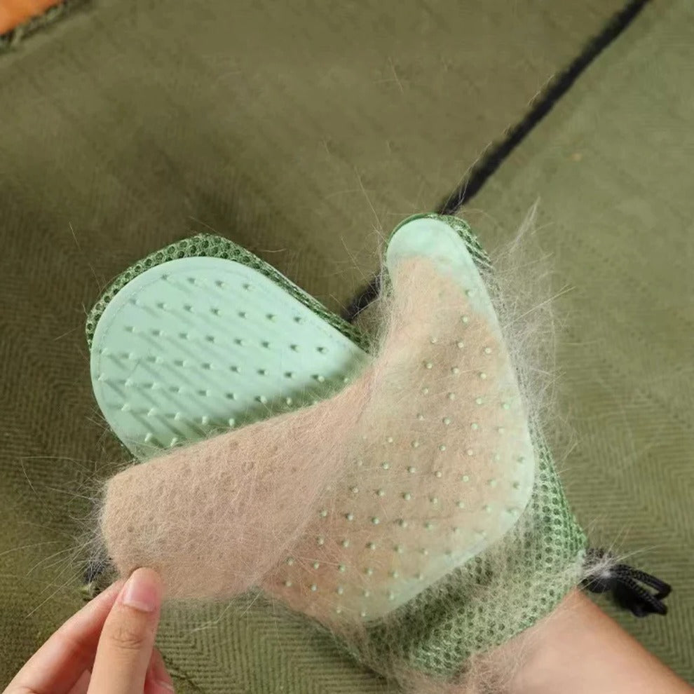 2-in-1 Cat Grooming Glove for Easy Brushing and Deshedding