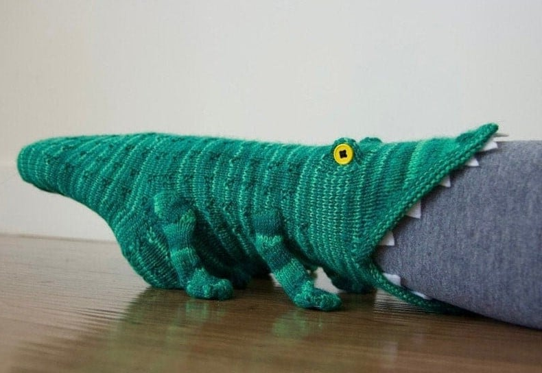 3D Knitted Crocodile Socks - Realistic Texture and Ultra-Soft Comfort